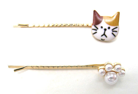 Bobby Pin #153 - Cat with Pearl Paw ~ White & Black