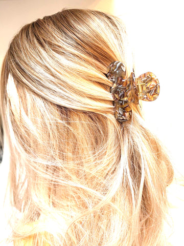 Pink Lily ~ "Christa Jaw" Nougat ~ NEW