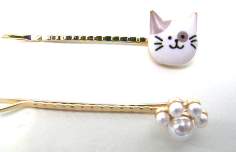 Bobby Pin #152 - Cat with Pearl Paw ~ White & Tan