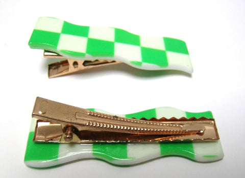 Pink Lily ~ "Wave" Checkerboard ~ Green & White  ~ Pinch Clip #151