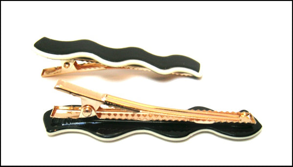 Pink Lily ~  "Wave" Black with Cream Trim~ Pinch Clip #134