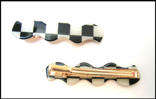 Pink Lily ~ "Wave" Checkerboard ~ Black & White  ~ Pinch Clip #135