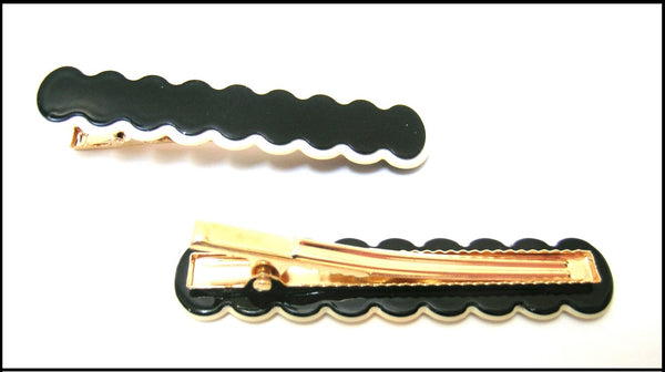 Pink Lily ~  Black with Cream Trim Pinch Clip #140